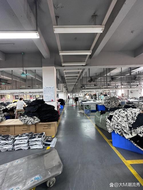 服裝工廠實拍 從源頭起訂，100件起輕松開啟服裝零售